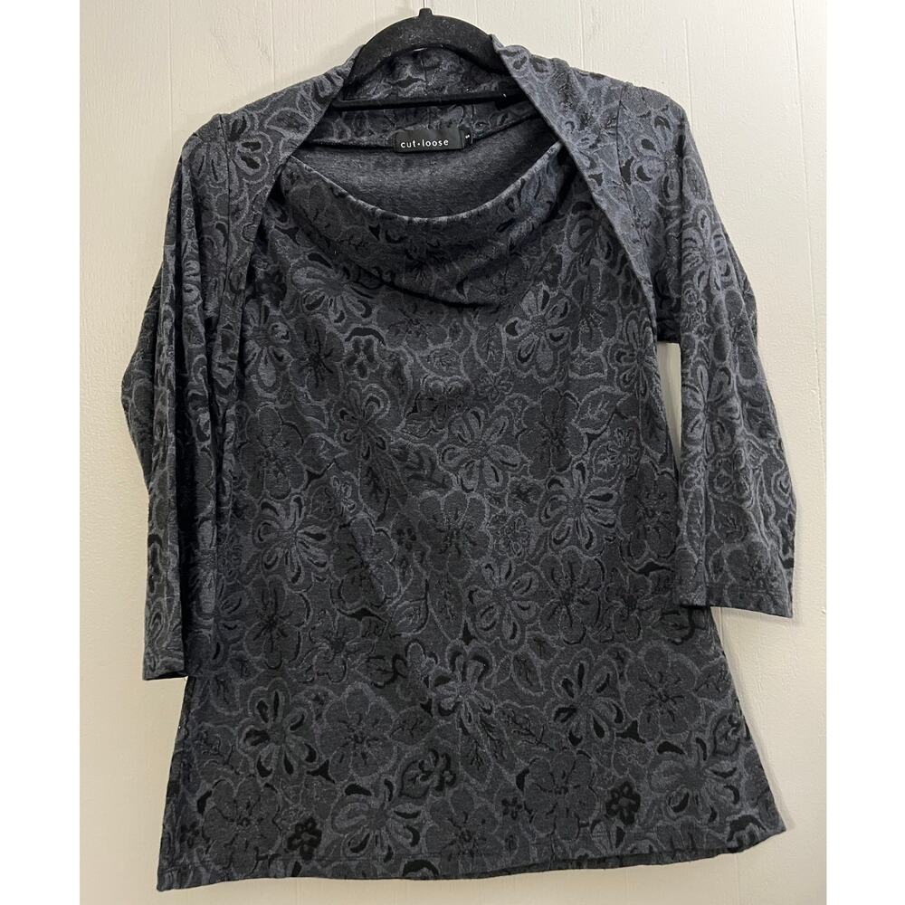 Cut Loose Size Small Three Quarter Sleeve Queen Anne Boat Neck Lace Design Shirt